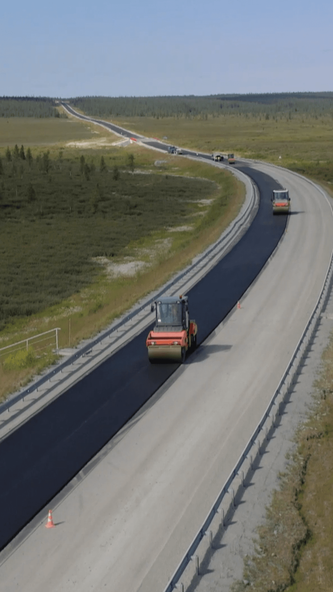 На Ямале обновили сотни километров дорожного полотна